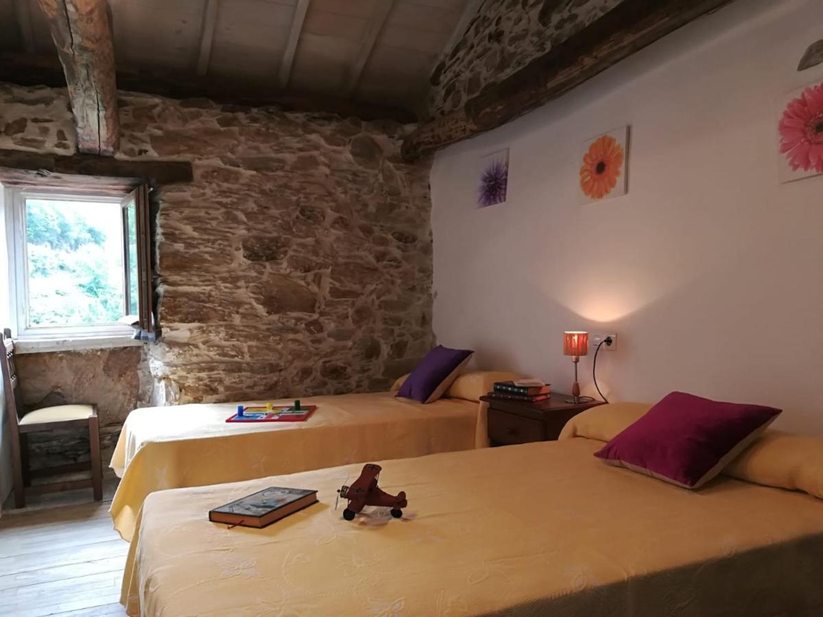 Las Casitas De Peares Carballedo (Ourense) Exterior photo